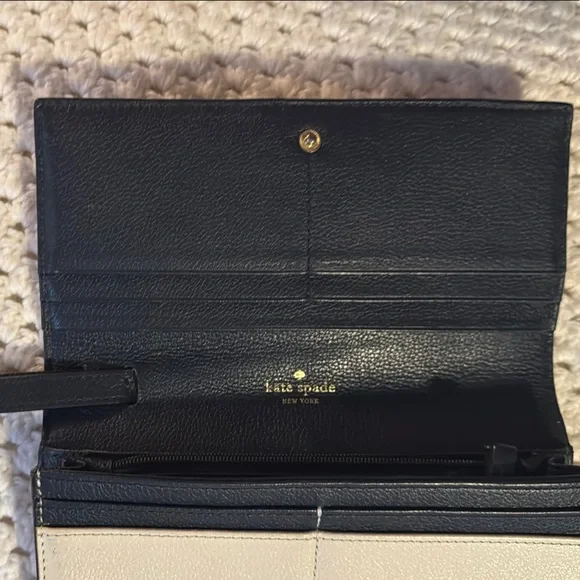 Kate Spade Cream and Blue Wallet/Wristlet - Picture 8 of 8